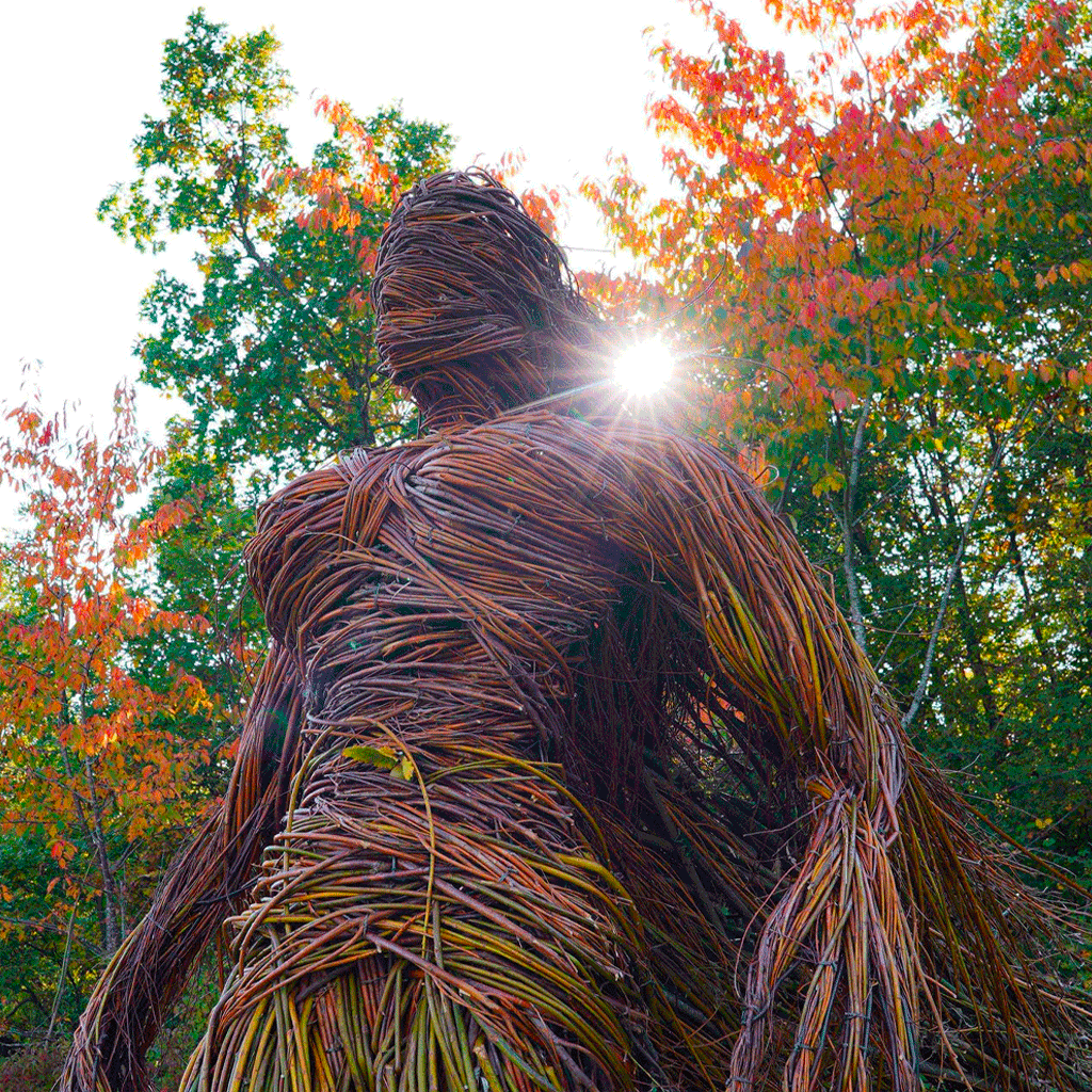 scultura in legno ‘Dea’ di Bologna Montana Art Trail a Monzuno