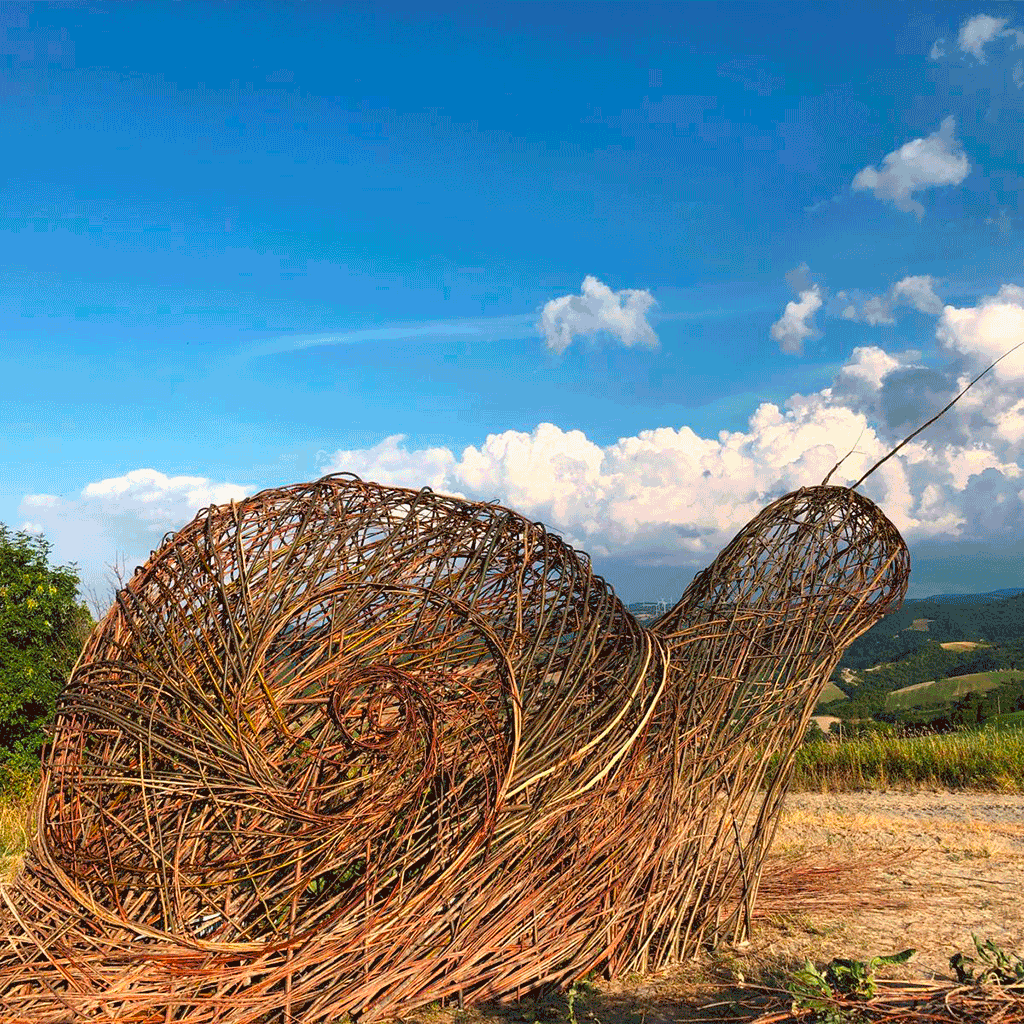 scultura in legno ‘Lumaca Ribelle’ di Bologna Montana Art Trail a Barbarolo